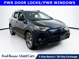 Used 2017 Toyota RAV4 XLE image 1