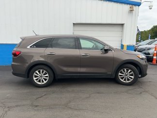 Used 2019 Kia Sorento LX image 1