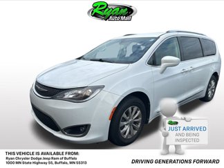 Used 2019 Chrysler Pacifica Touring-L image 1