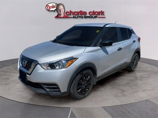Used 2020 Nissan Kicks S image 1