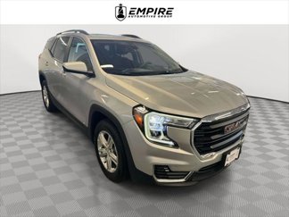 Used 2022 GMC Terrain SLE w/ Driver Convenience Package image 1