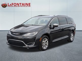 Used 2017 Chrysler Pacifica Limited image 1