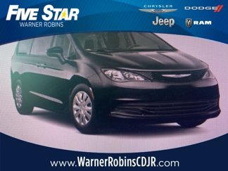 Used 2023 Chrysler Voyager LX image 1