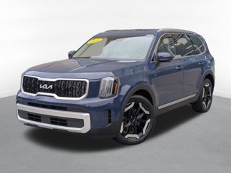 Used 2023 Kia Telluride EX w/ EX Captain's Chair Package image 1