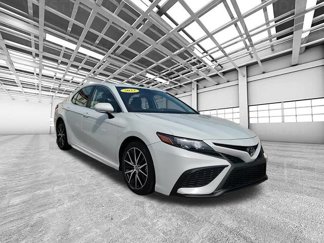 Used 2023 Toyota Camry SE image 1