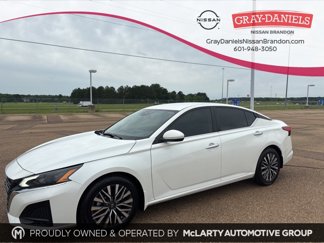 Certified 2023 Nissan Altima 2.5 SV image 1