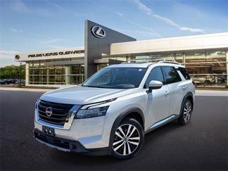 Used 2024 Nissan Pathfinder Platinum w/ Cargo Package image 1