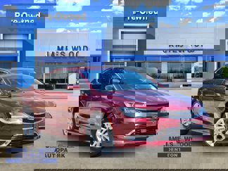 Used 2017 Chrysler 200 Limited Platinum image 1