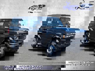 New 2025 Ford Bronco 4-Door image 1