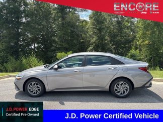 Used 2024 Hyundai Elantra SEL image 1