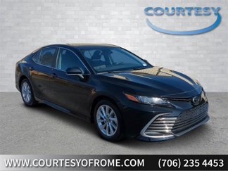 Used 2023 Toyota Camry LE image 1