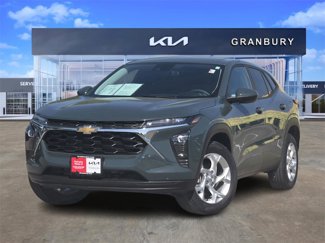 Used 2025 Chevrolet Trax LS w/ LS Convenience Package image 1