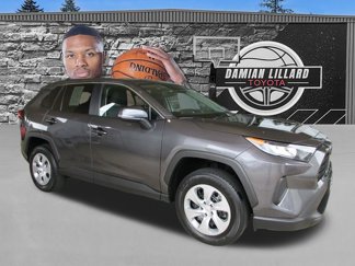 Certified 2022 Toyota RAV4 LE image 1