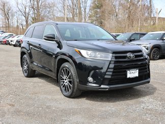 Used 2017 Toyota Highlander XLE image 1
