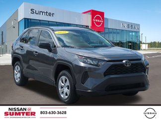 Used 2021 Toyota RAV4 LE image 1