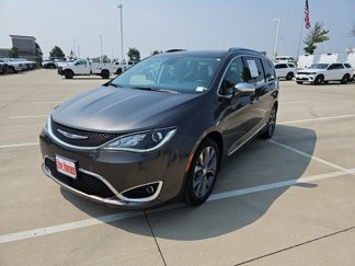 Used 2018 Chrysler Pacifica Limited w/ Tire & Wheel Group image 1