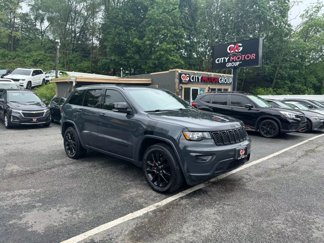 Used 2017 Jeep Grand Cherokee Altitude image 1