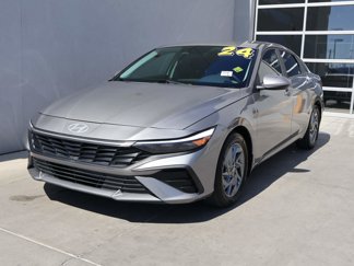 Used 2024 Hyundai Elantra SEL image 1