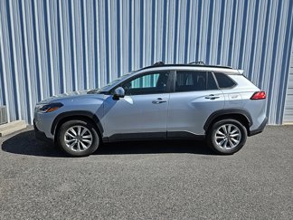 Used 2022 Toyota Corolla Cross LE image 1