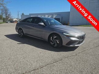 Used 2025 Hyundai Elantra Limited image 1