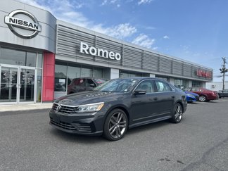 Used 2016 Volkswagen Passat 1.8T R-Line w/ R-Line Lighting Package image 1