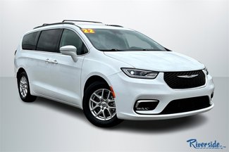 Used 2022 Chrysler Pacifica Touring-L image 1