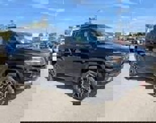 New 2025 Jeep Compass Latitude image 1
