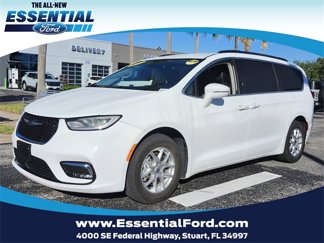 Used 2022 Chrysler Pacifica Touring-L image 1