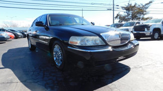 Used 2006 Lincoln Town Car Designer Series image 1