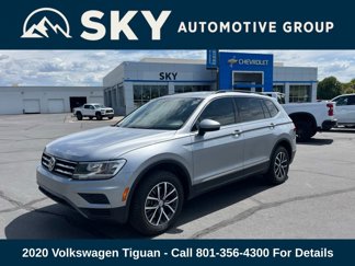 Used 2020 Volkswagen Tiguan SE image 1