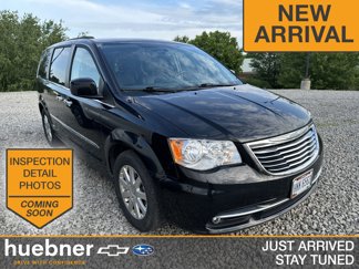 Used 2015 Chrysler Town & Country Touring w/ Driver Convenience Group image 1
