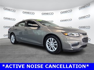 Used 2017 Chevrolet Malibu LT image 1