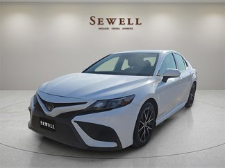 Used 2023 Toyota Camry SE image 1