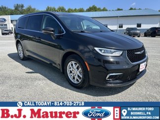 Used 2023 Chrysler Pacifica Touring-L image 1