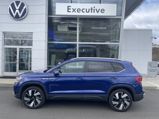 Certified 2024 Volkswagen Taos SEL image 1