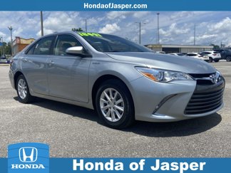 Used 2015 Toyota Camry LE image 1
