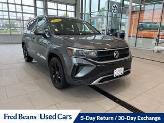 Used 2022 Volkswagen Taos SE image 1
