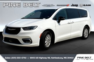 Used 2024 Chrysler Pacifica Touring-L image 1
