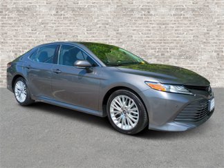 Used 2019 Toyota Camry XLE image 1