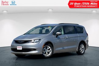 Used 2018 Chrysler Pacifica Touring w/ Tire & Wheel Group image 1