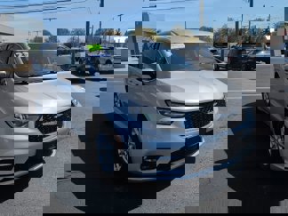 Used 2023 Chrysler Pacifica Touring-L image 1