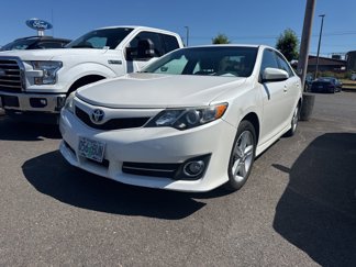 Used 2014 Toyota Camry L image 1