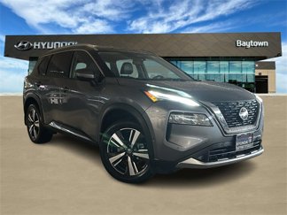 Used 2021 Nissan Rogue Platinum image 1