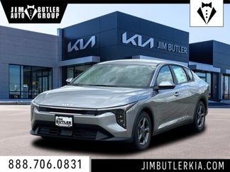 New 2025 Kia K4 LXS image 1