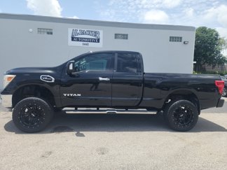 Used 2017 Nissan Titan SV image 1