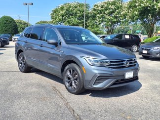 Used 2023 Volkswagen Tiguan SE image 1
