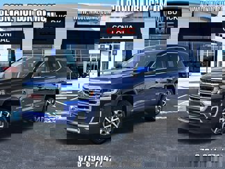 Used 2023 GMC Acadia SLE image 1