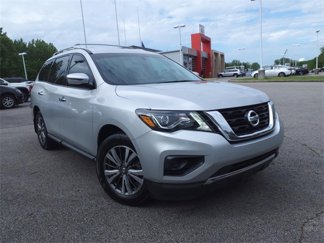 Used 2017 Nissan Pathfinder S image 1