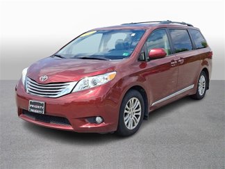 Used 2015 Toyota Sienna XLE image 1