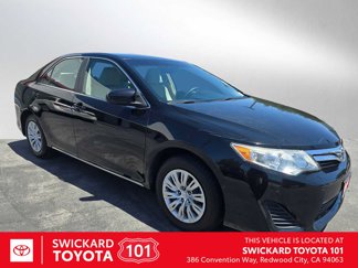 Used 2014 Toyota Camry LE image 1